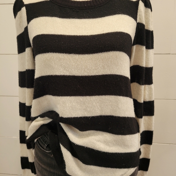 Soft Splendid Sweater - Picture 2 of 5